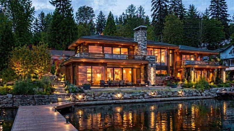 King County craftsman home with stone accents and 2-car garage